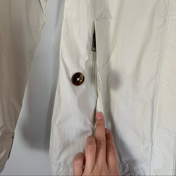 THE NORTH FACE Vintage White Carli Rain Jacket - Picture 5 of 16